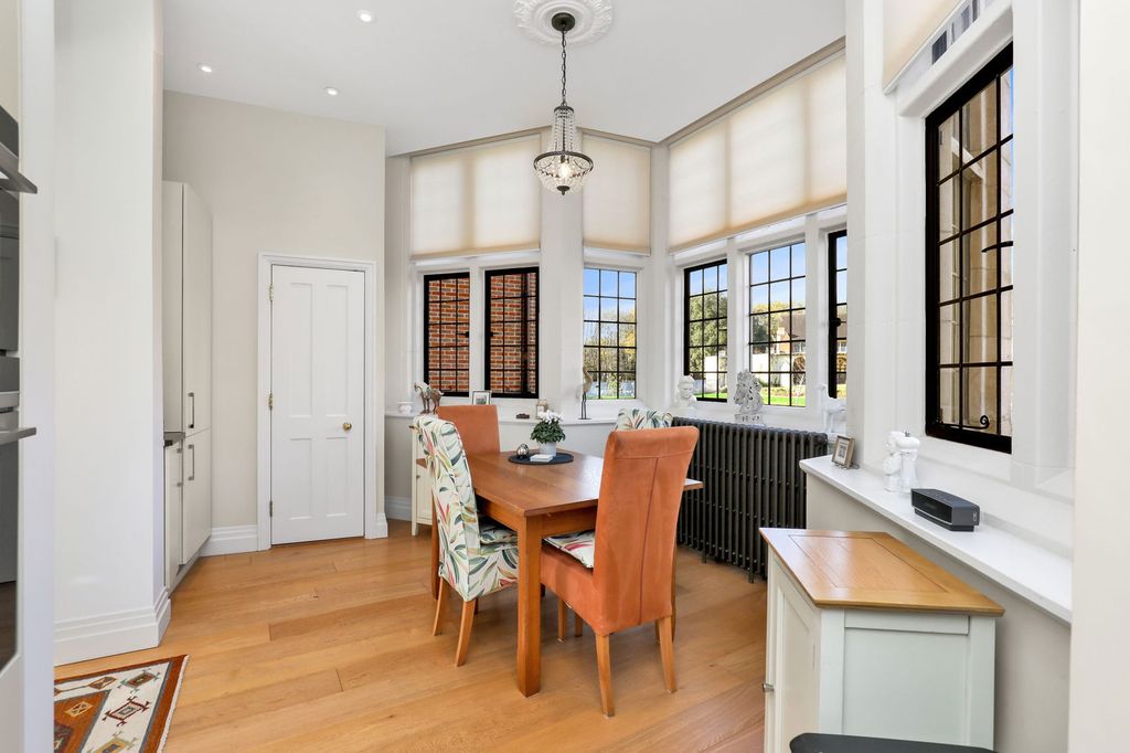 Property photo 3 of 30