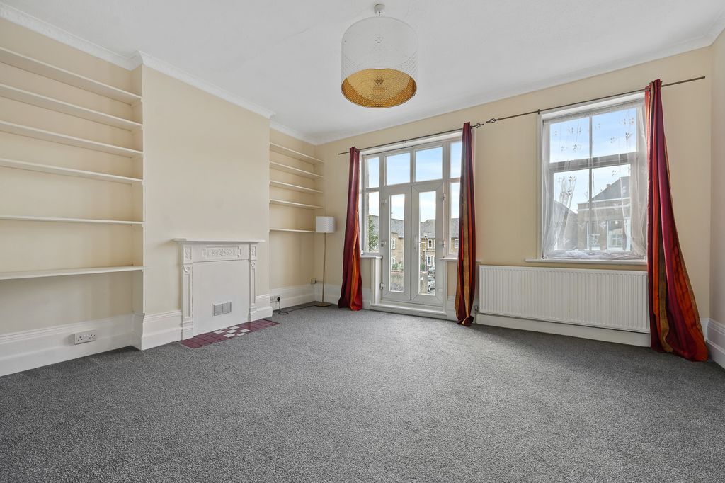 Property photo 2 of 9