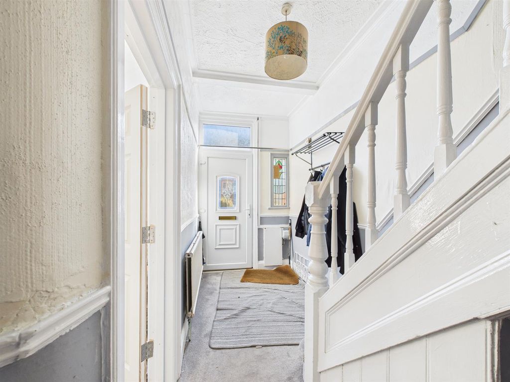 Property photo 2 of 36 Cam03604G0-Pr0145-Still028.Jpg