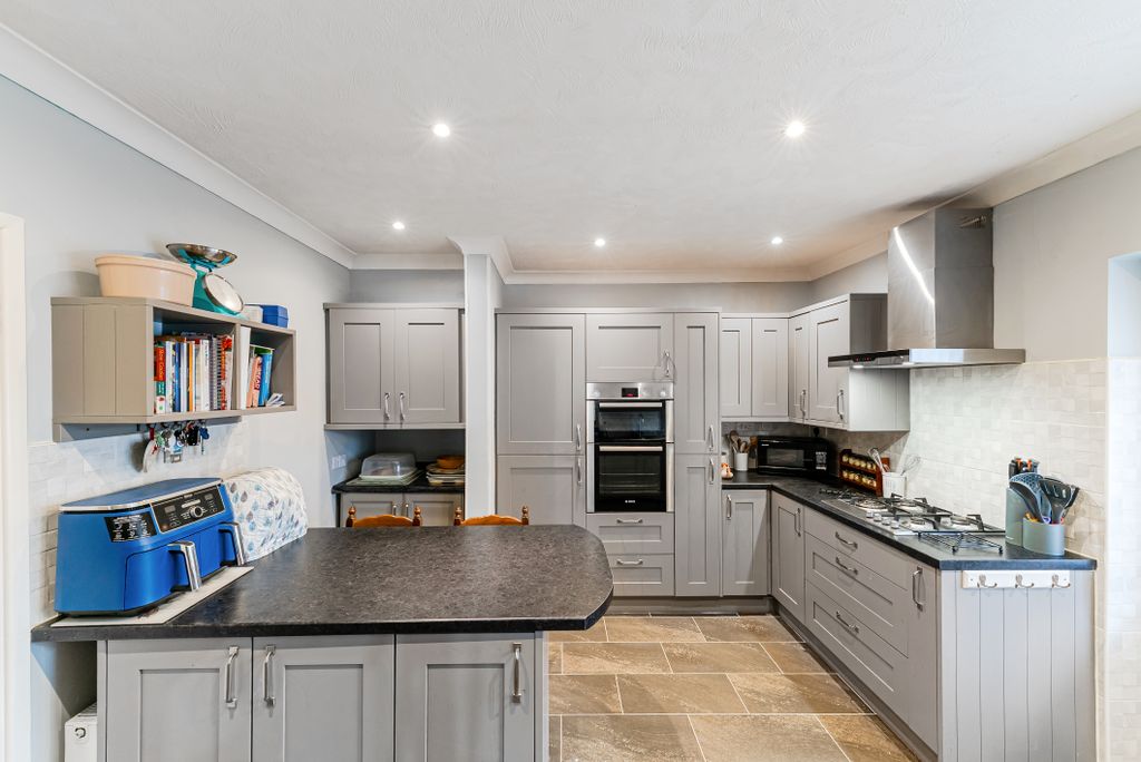 Property photo 2 of 35 Gallery