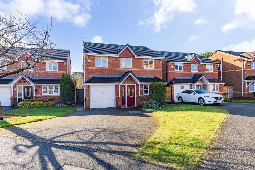 Property photo 1 of 32