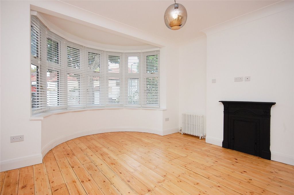 Property photo 3 of 12 Picture No. 02