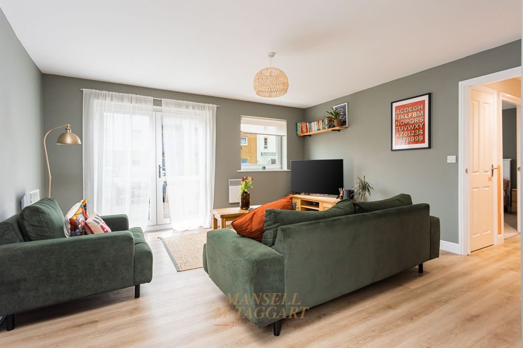 Property photo 3 of 12