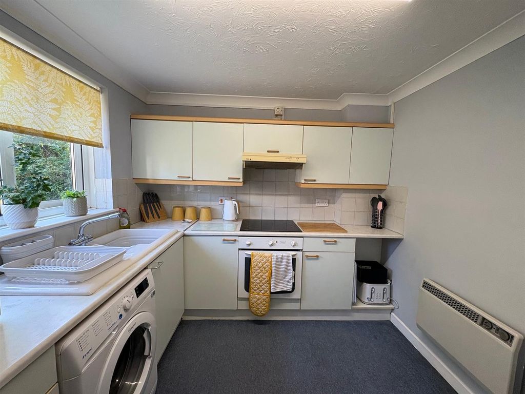 Property photo 2 of 5 Kitchen.Jpg