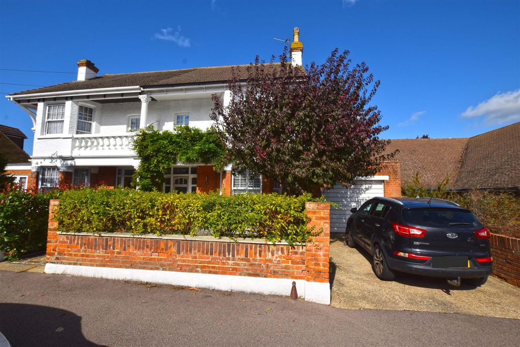 Property photo 1 of 30