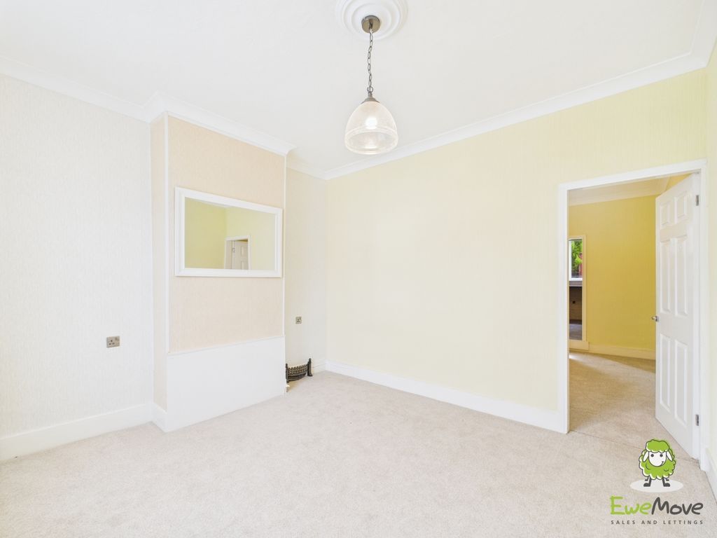 Property photo 2 of 15 Ewemove Basingstoke Estate Agents 78 Winchester Ro