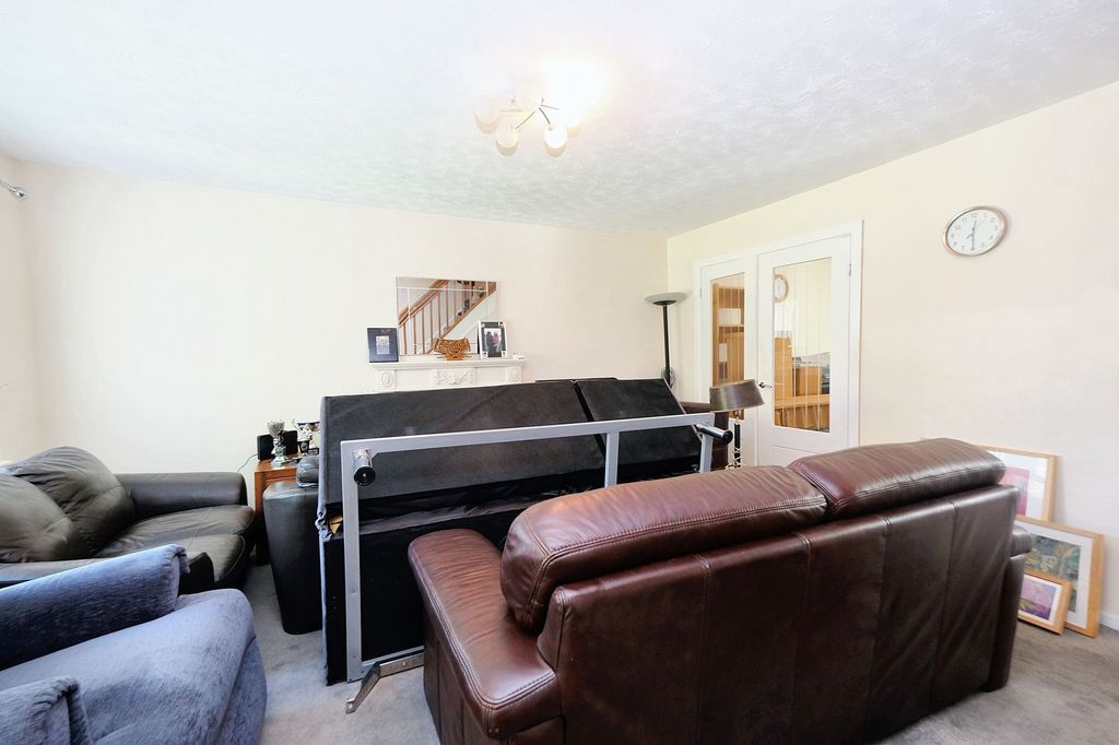 Property photo 2 of 26