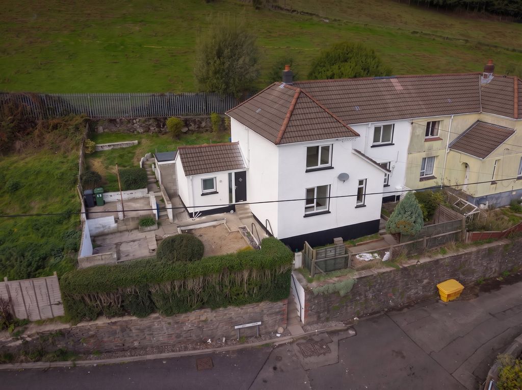 Property photo 1 of 29