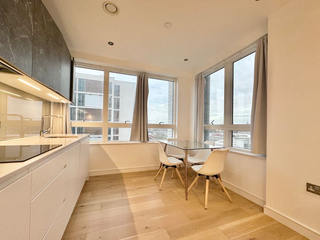 Property photo 2 of 25