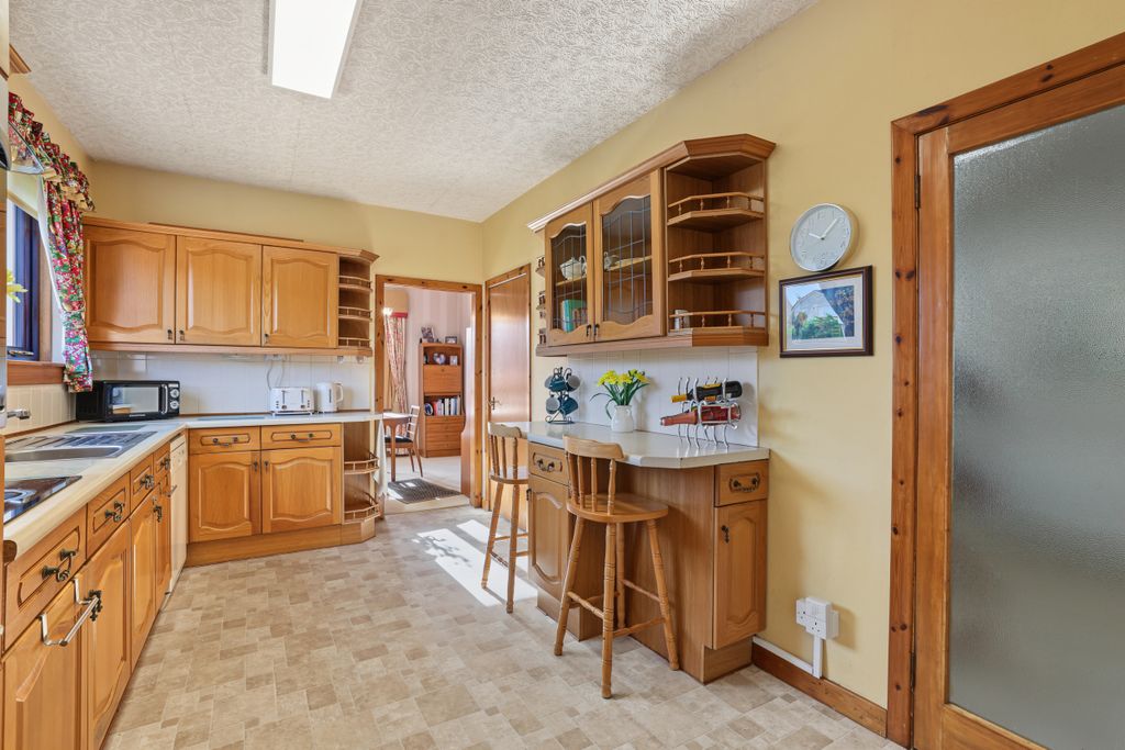 Property photo 2 of 42
