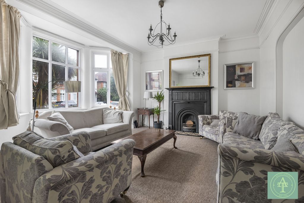 Property photo 2 of 29 Gallery