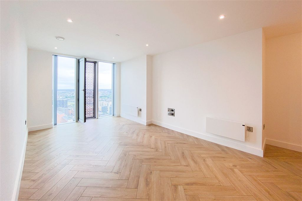 Property photo 1 of 17 (Main)