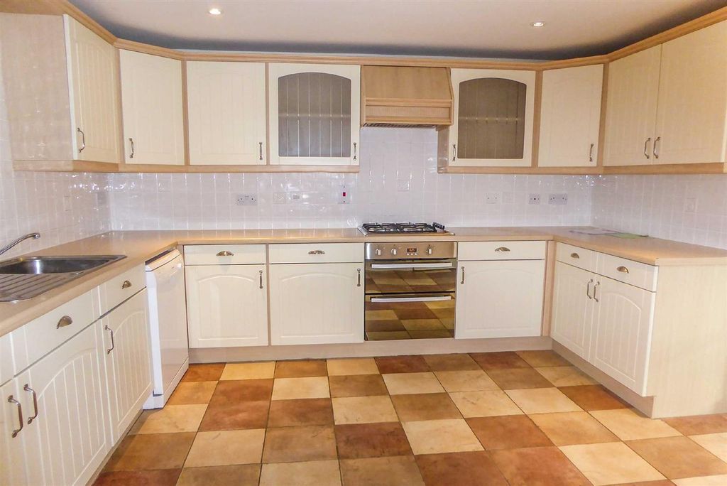 Property photo 3 of 26