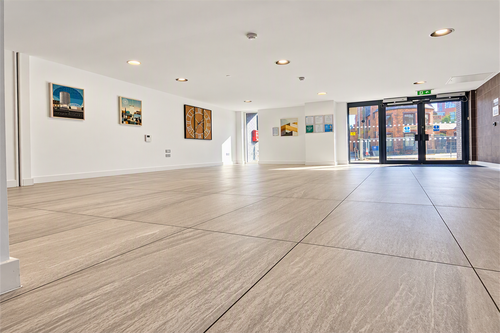 Property photo 1 of 12 (Main)