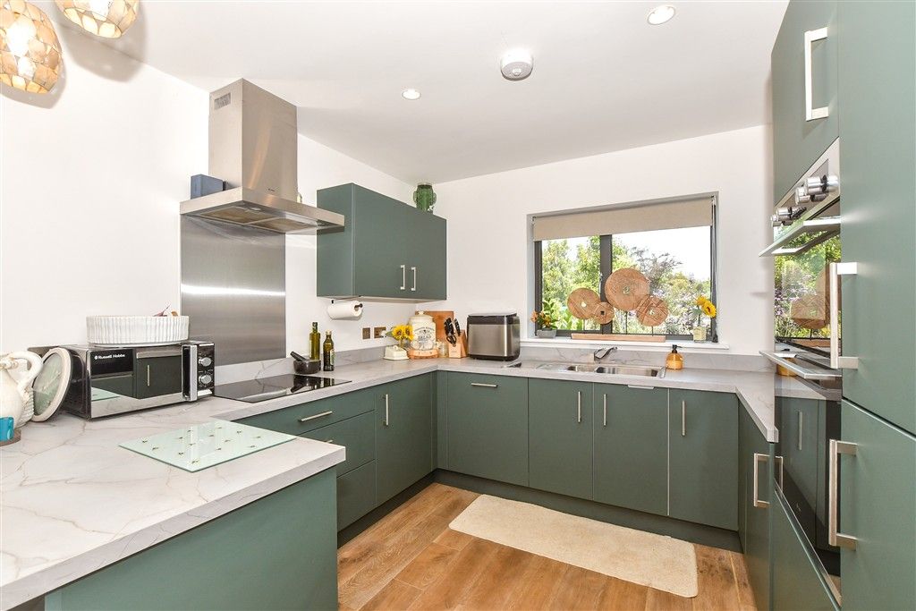 Property photo 2 of 18 Kitchen/Dining Area