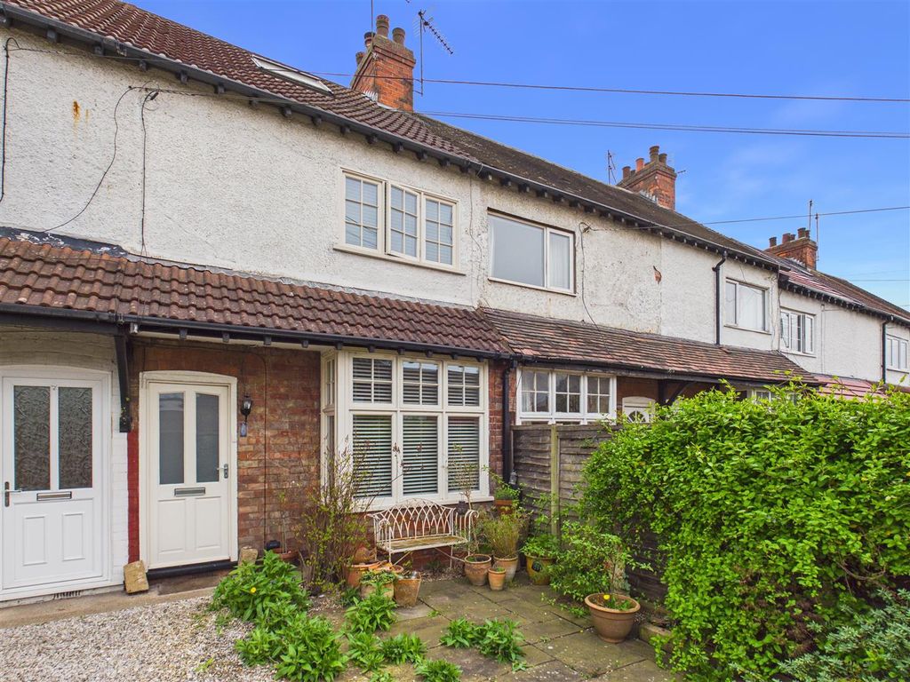 Property photo 1 of 10 West View - Front