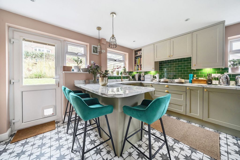 Property photo 2 of 26