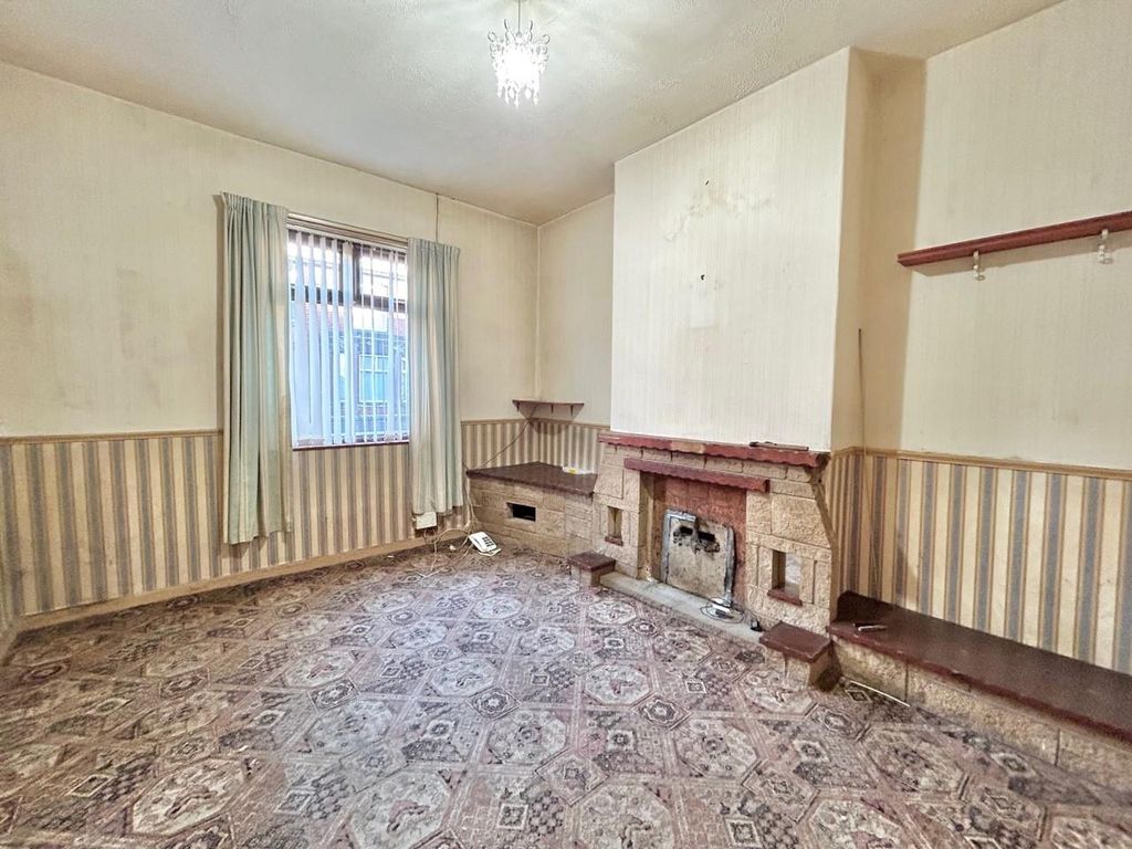 Property photo 2 of 8 Lounge.Jpg