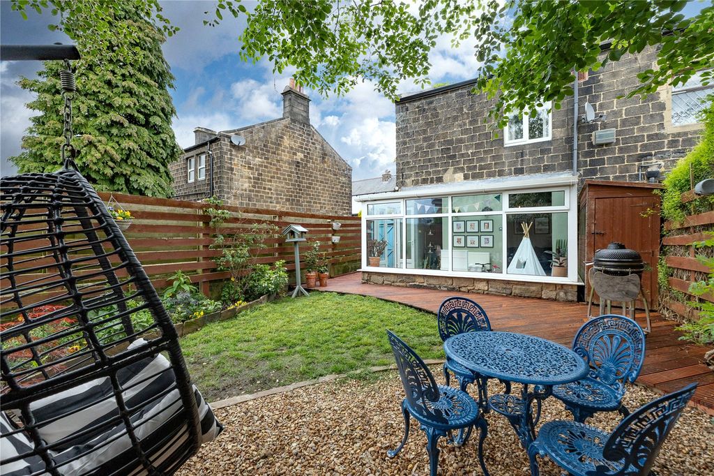 Property photo 1 of 18 Outside