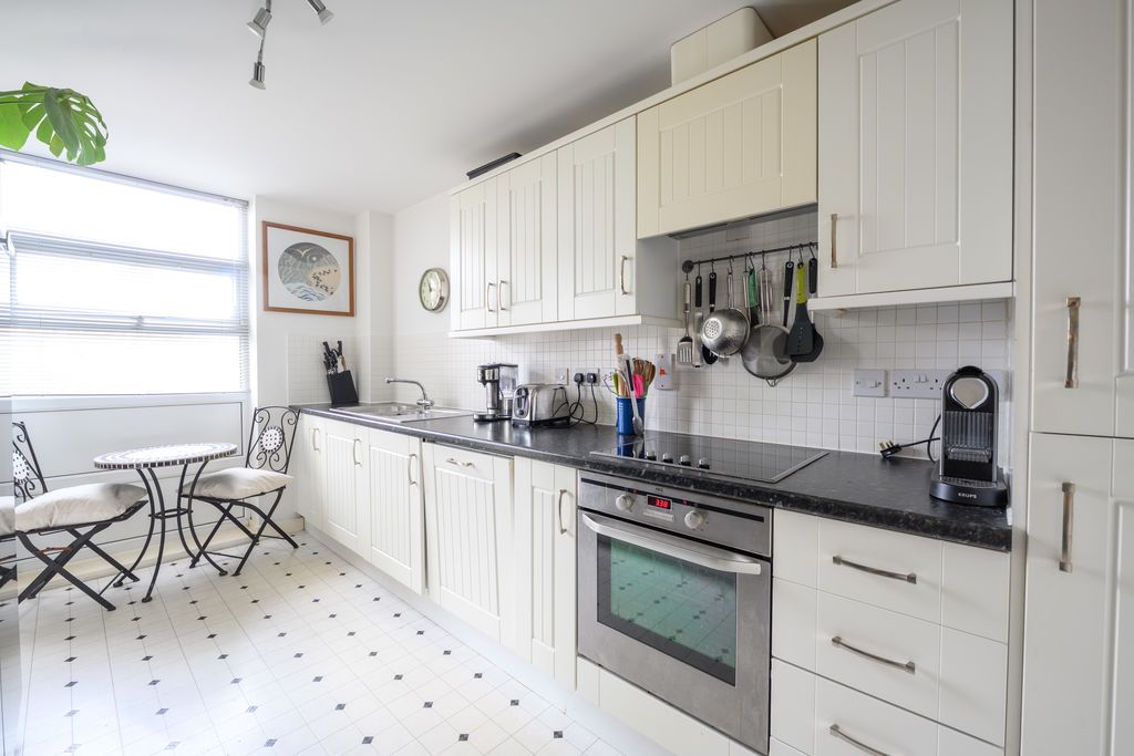 Property photo 3 of 17 Photo 7