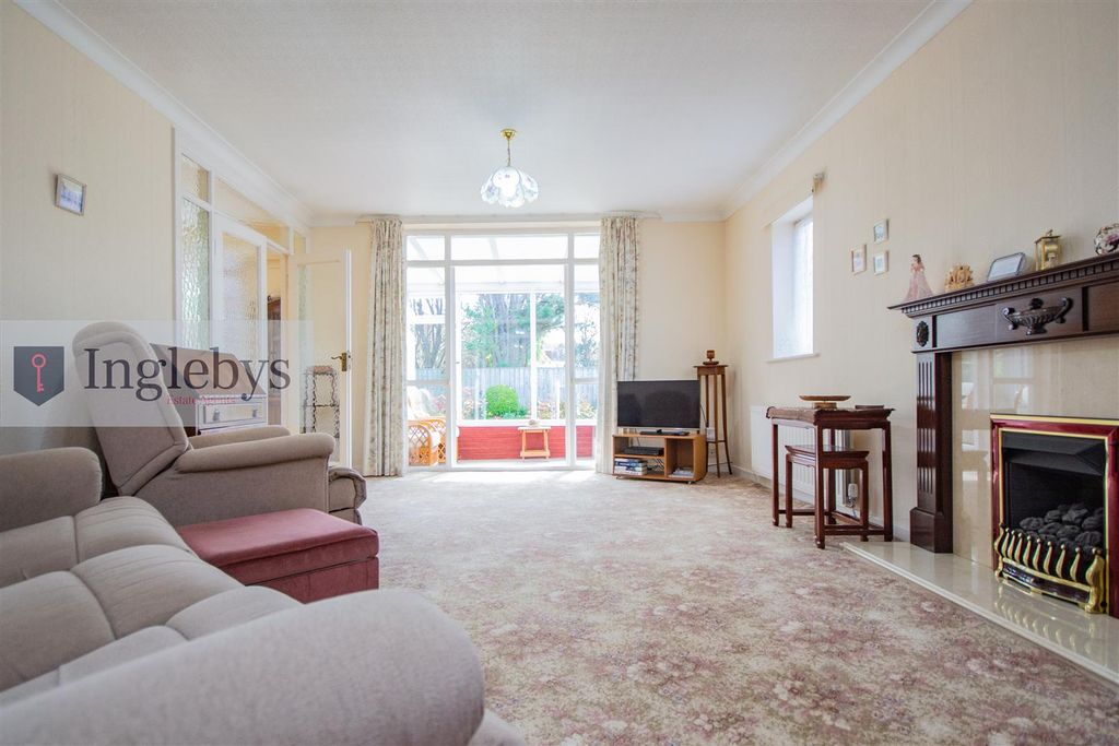 Property photo 3 of 44