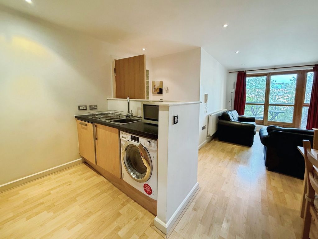 Property photo 3 of 8 Picture No. 12