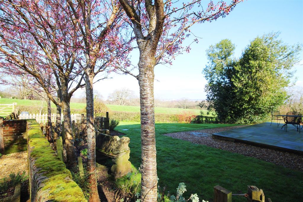 Property photo 3 of 30 Garden 2.Jpg