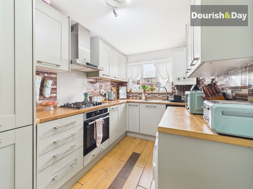 Property photo 3 of 13 Breakfast Kitchen