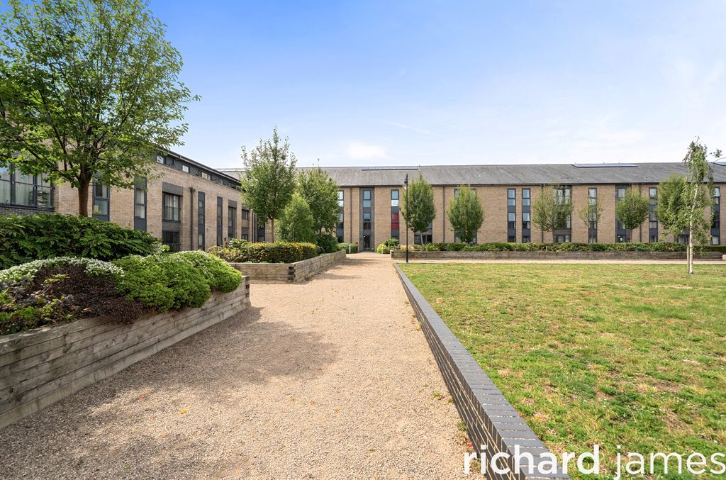 Property photo 1 of 13 3Fb394Fb1d4d43068Ed30B7964c0F0F4