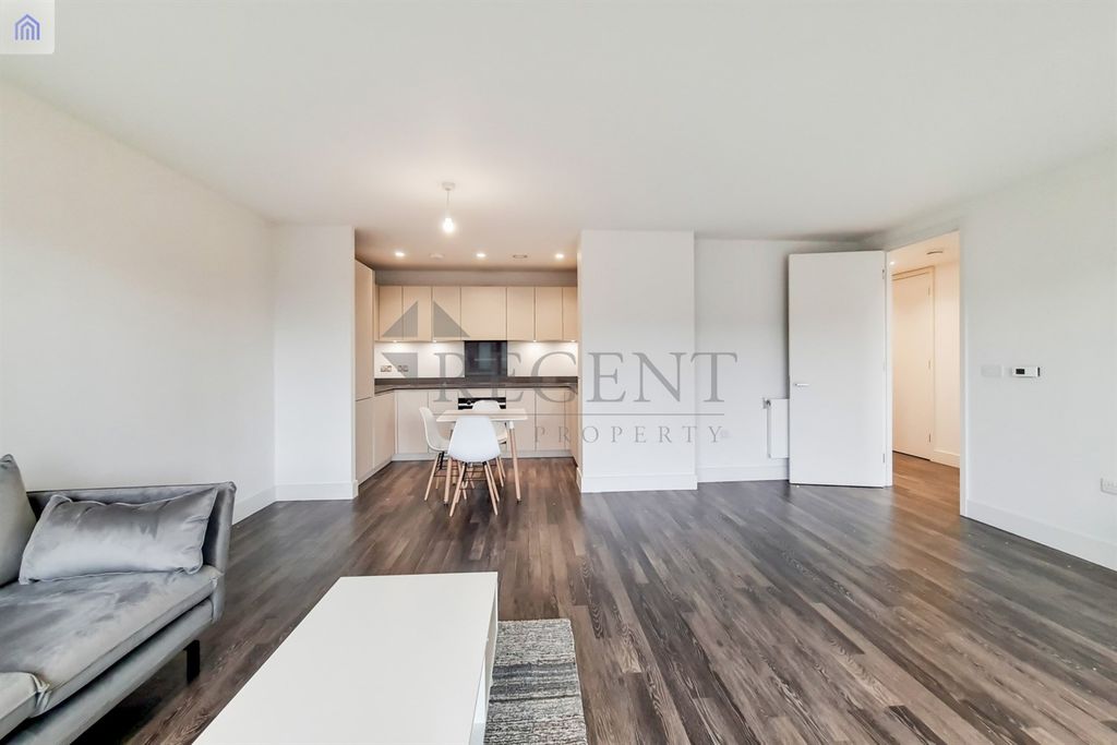 Property photo 2 of 13 Open Plan