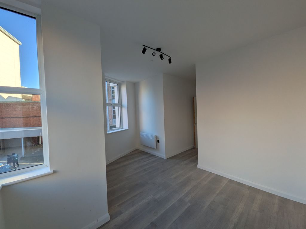 Property photo 3 of 8 Image