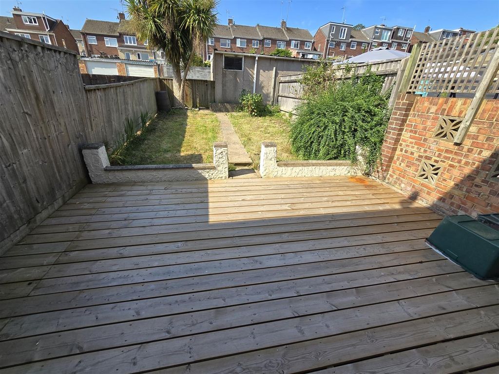 Property photo 2 of 9 Garden