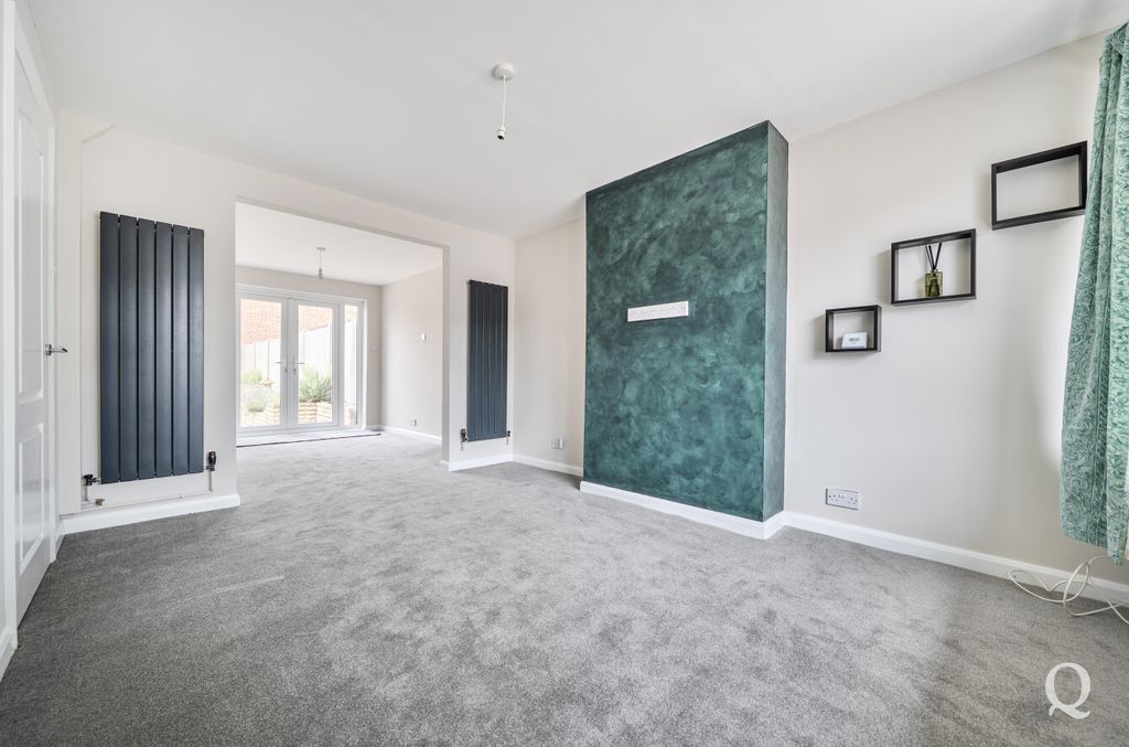 Property photo 2 of 25 4Ff7d93d-4d54-4d7...