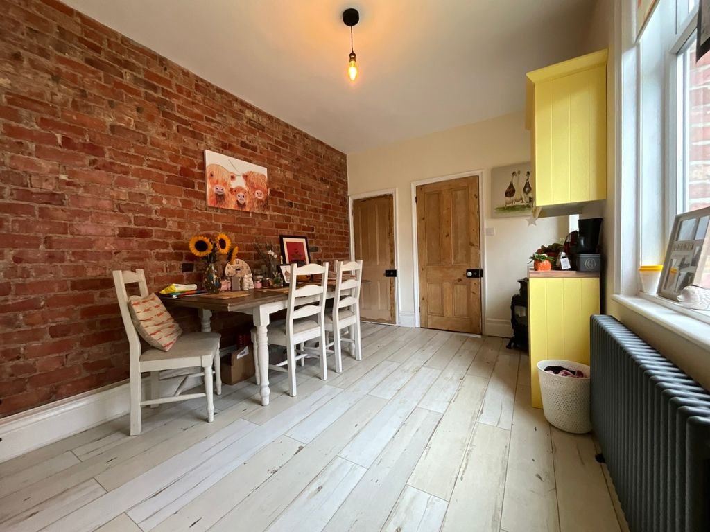 Property photo 3 of 23 4527476