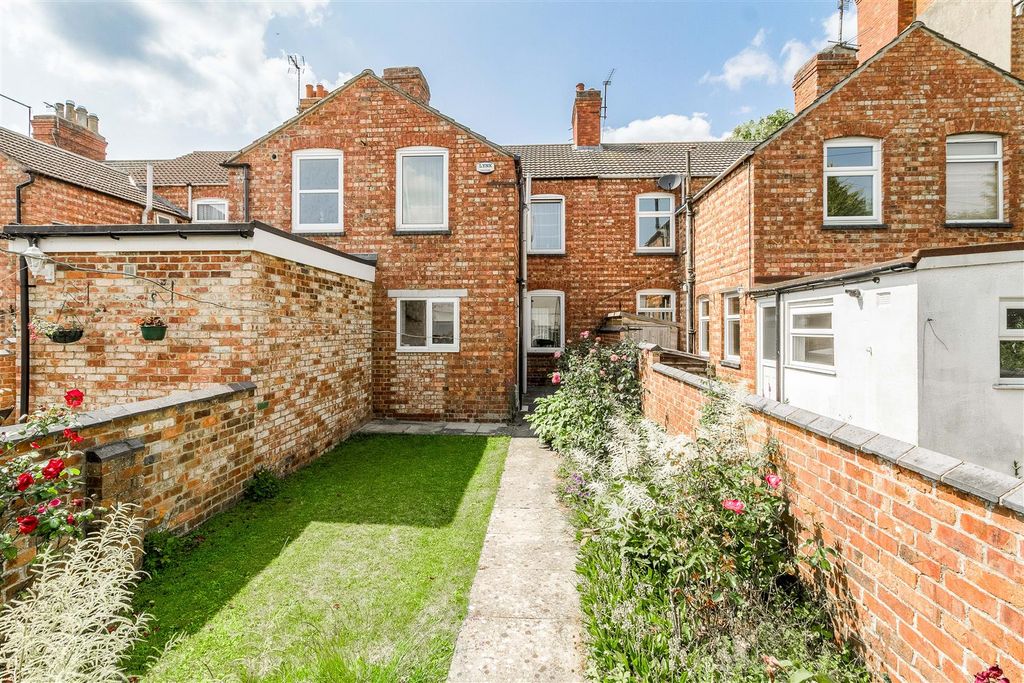 Property photo 2 of 12