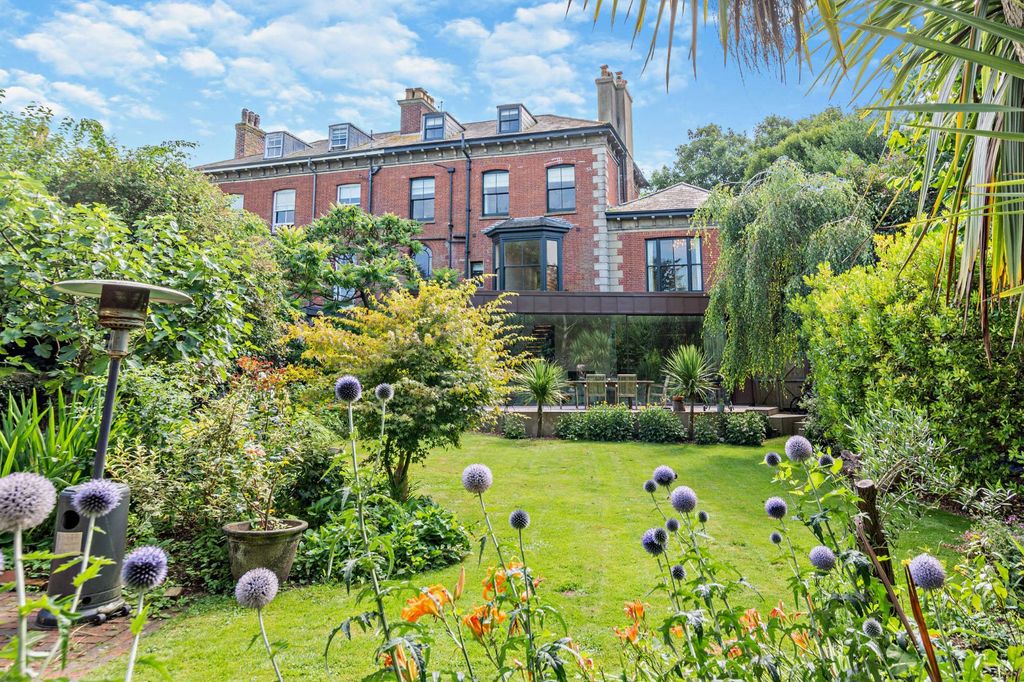 Additional image 26 of 6 bed semi-detached house for saleWallands Crescent, Lewes, East Sussex BN7