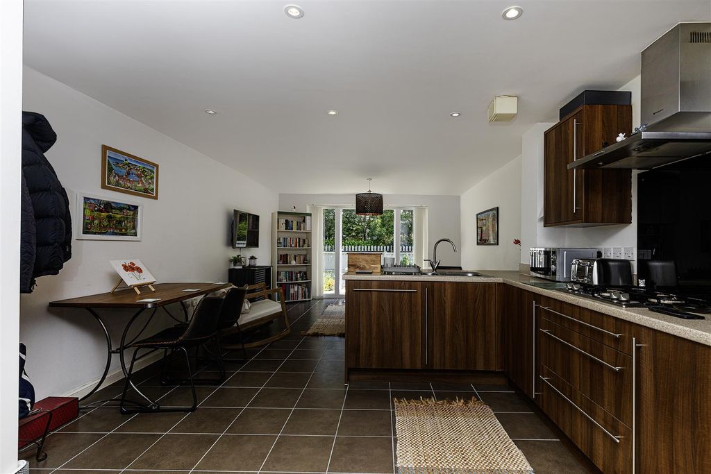 Property photo 2 of 36 Living/Dining Kitchen