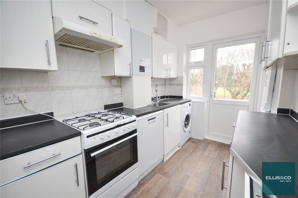 Property photo 3 of 11 Picture No. 17