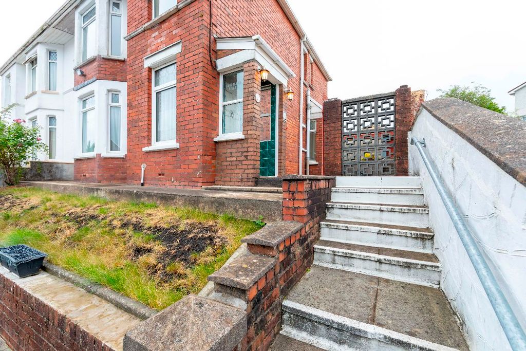 Property photo 3 of 31