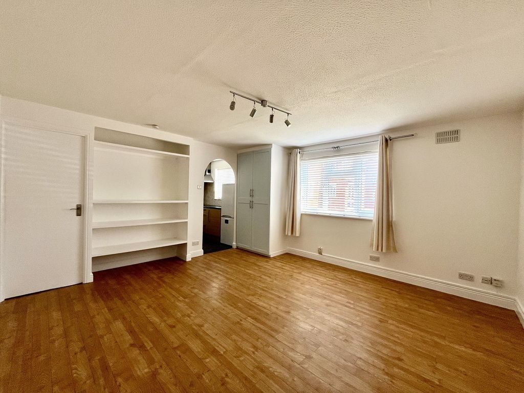 Property photo 2 of 6 Not Specified