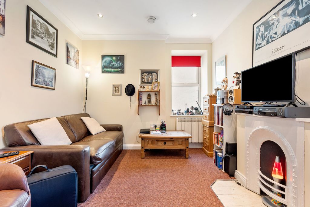 Property photo 3 of 16