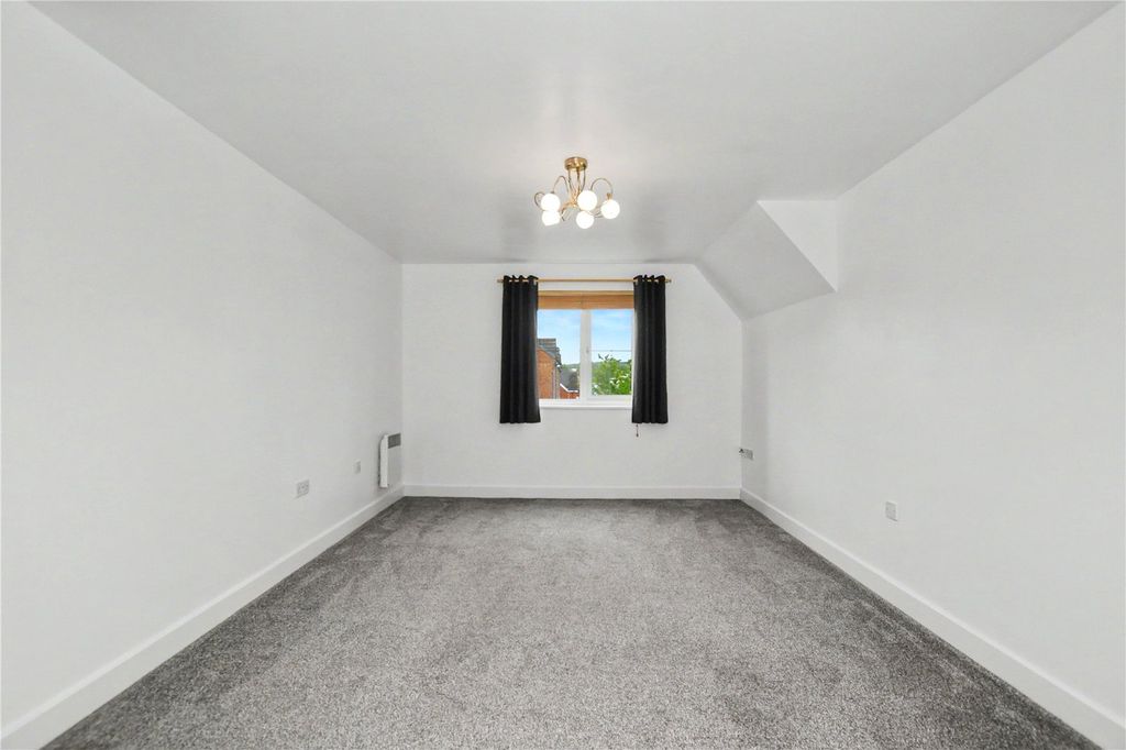 Property photo 2 of 14 Picture No. 15