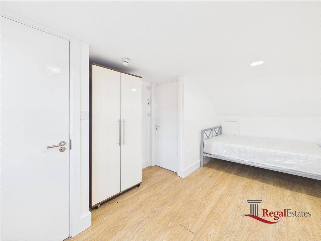 Property photo 2 of 5 Cam02489G0-Pr0264-Still002.Jpg