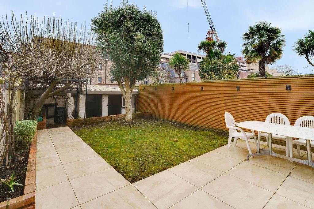 Property photo 2 of 26 Dawlishavenue14-1.Jpg