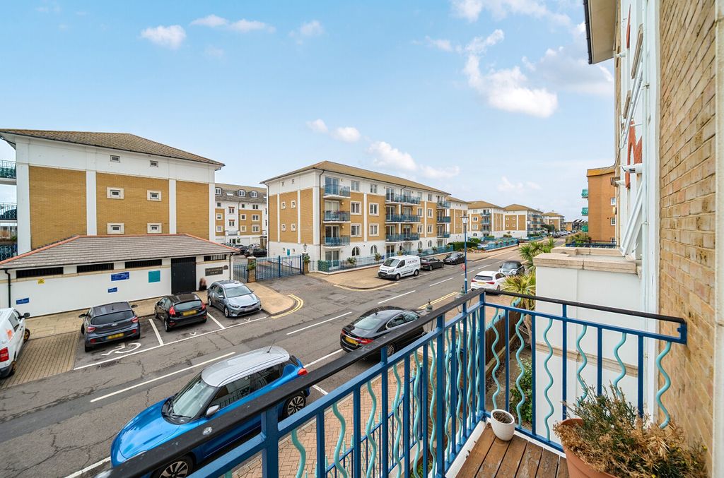 Property photo 2 of 19 1514549-3-1A06150...