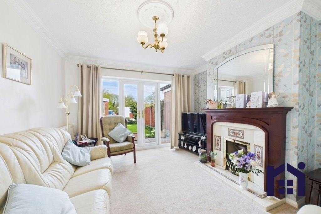 Property photo 2 of 21 Living Room