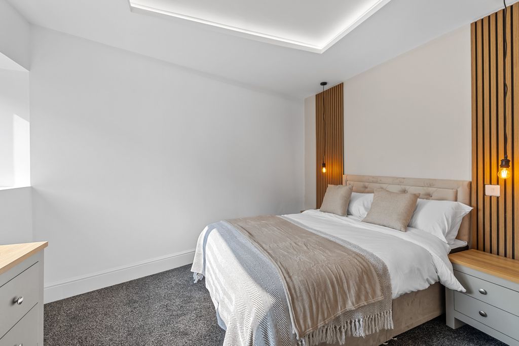 Property photo 1 of 9 0064