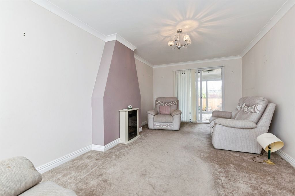 Property photo 3 of 17