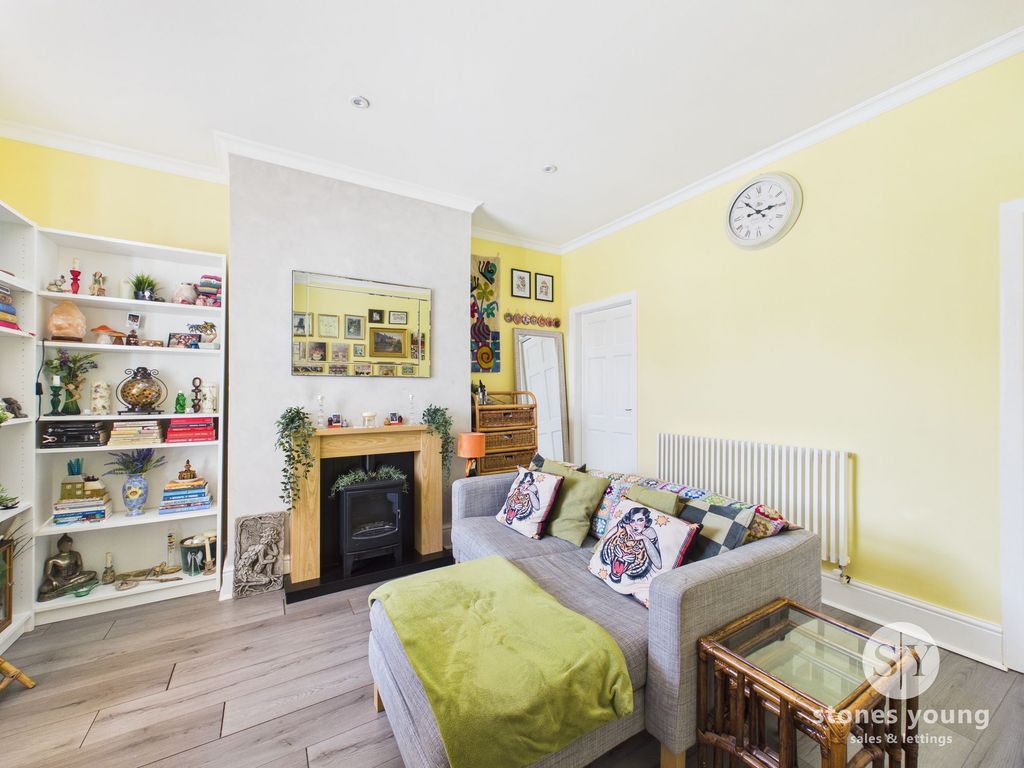 Property photo 3 of 17