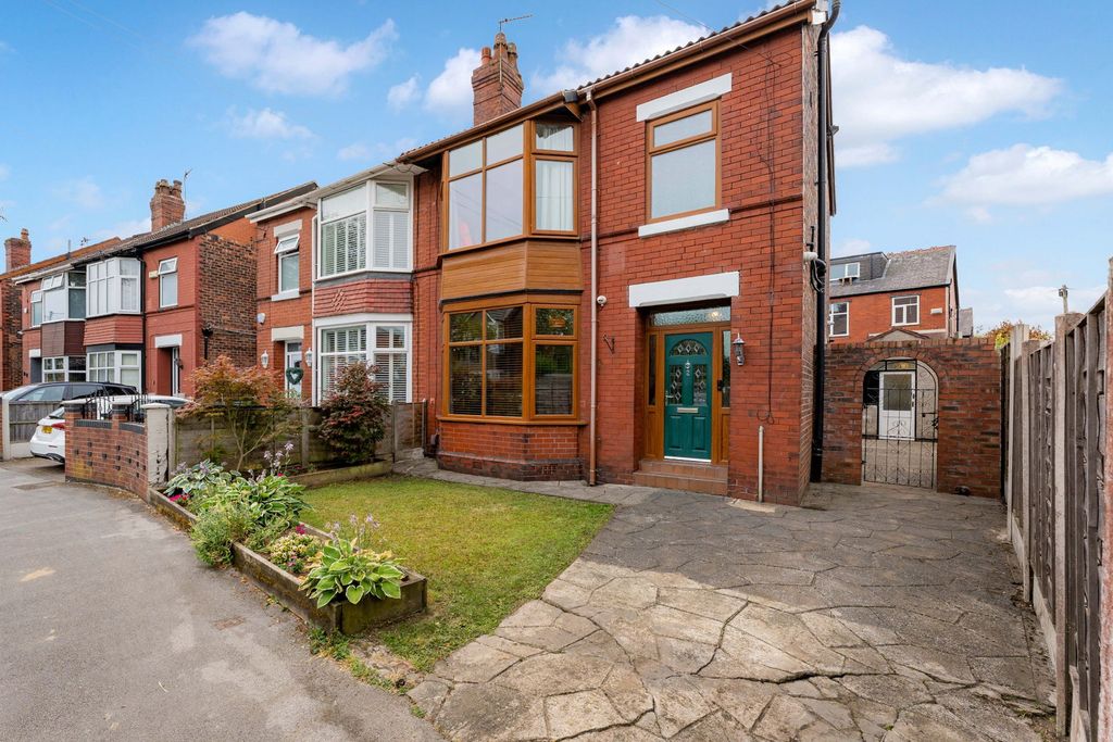 Property photo 2 of 32